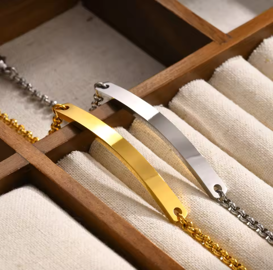 Personalized Stainless Steel Chain Bracelet – Custom Engraved Name, Logo or Spotify Code | Adjustable 16-21 cm Women’s Gift